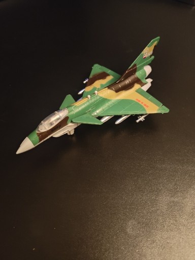 Zdjęcie oferty: Myśliwiec AF8090