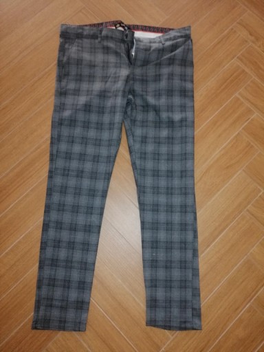 Zdjęcie oferty: Spodnie męskie chinosy materiałowe