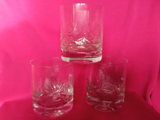 Zdjęcie oferty: Kryształowe szklanki, grube dno - 3 szt.