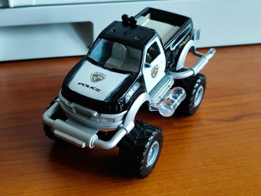 Zdjęcie oferty: Ford F150 Policja radiowóz monster truck zabawka 