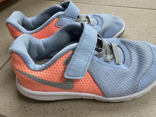 Zdjęcie oferty: Buty nike rozmiar 28,5 wkładka 18,5 cm