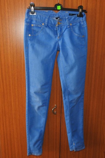 Zdjęcie oferty:  Spodnie damskie Benetton Jeans W26 - Slim