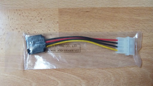 Zdjęcie oferty: Kabel zasilający Molex (M) - Sata (F), 15 cm