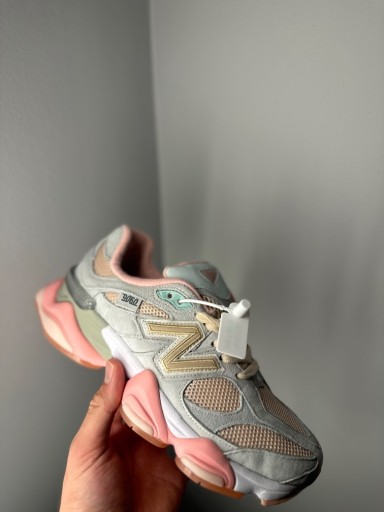 Zdjęcie oferty: New Balance 9060 r.40