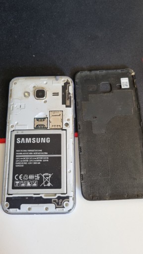 Zdjęcie oferty: Samsung Galaxy J3 2016 uszkodzony