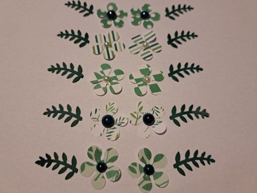 Zdjęcie oferty: Kwiaty w różne zielone wzory z listkami Handmade