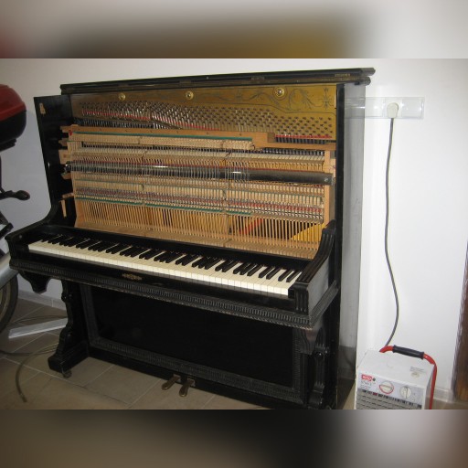 Zdjęcie oferty: Stare pianino ,płyta mosiężna 