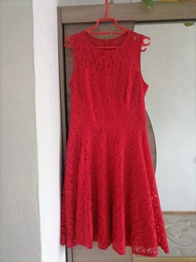 Zdjęcie oferty: Sukienka z czerwonej koronki roz 38. 