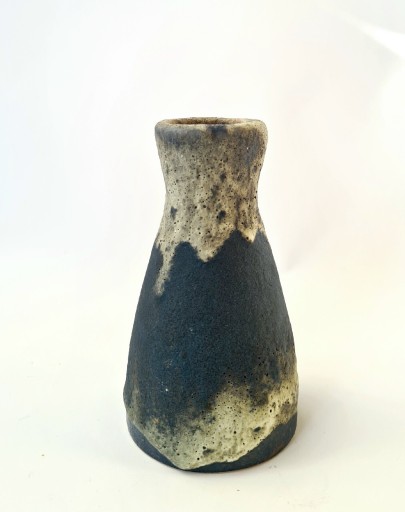 Zdjęcie oferty: Śliczny, malutki ceramiczny wazonik 12 cm, vintage