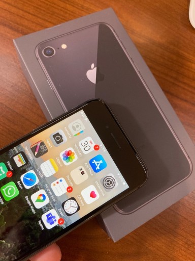 Zdjęcie oferty: iPhone 8 64GB. Stan bardzo dobry, bateria 100%