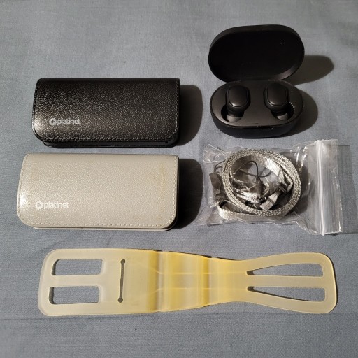 Zdjęcie oferty: Dwa powerbanki 2600 mAh oraz słuchawki TWS Xiaomi Earbuds Basic 2