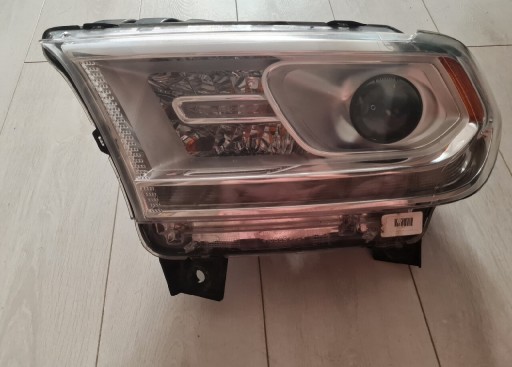 Zdjęcie oferty: Lampa lewa Dodge Durango Led/DRL 68299133AB