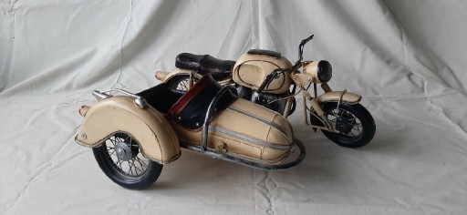 Zdjęcie oferty: Motocykl z wózkiem bocznym / model 