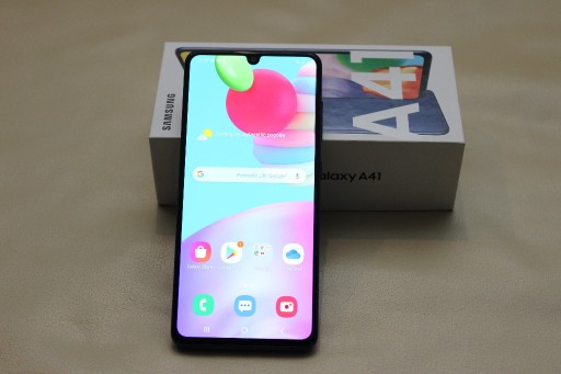 Zdjęcie oferty: Telefon Samsung Galaxy A41 4 / 64 GB 6.1" PIĘKNY!