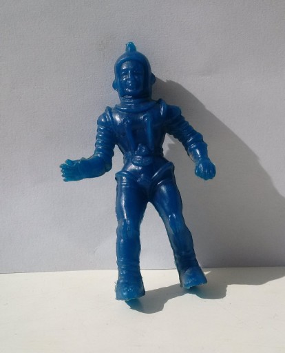 Zdjęcie oferty: Figurka kosmonauta kosmita ludzik zabawka PRL