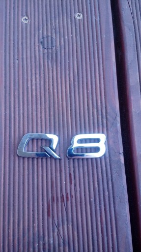 Zdjęcie oferty: Emblemat znaczek klapa tył Audi Q8