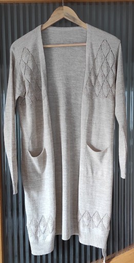Zdjęcie oferty: beżowa narzutka długi sweter pasek ażur wełna 30% 
