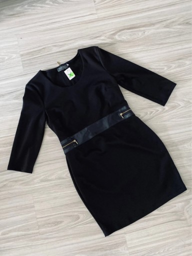 Zdjęcie oferty: Nowa czarna, ołówkowa sukienka 