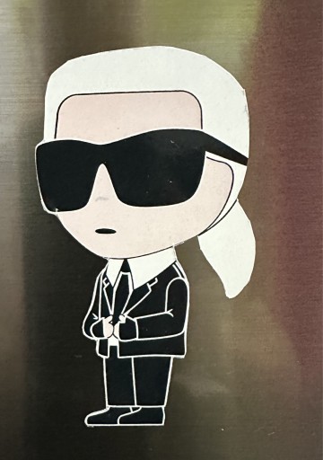 Zdjęcie oferty: Magnes na lodówkę Karl Lagerfeld