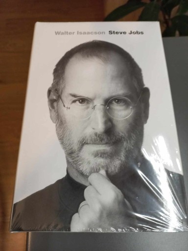 Zdjęcie oferty: Steve Jobs Biografia oprawa twarda. Mały defekt.