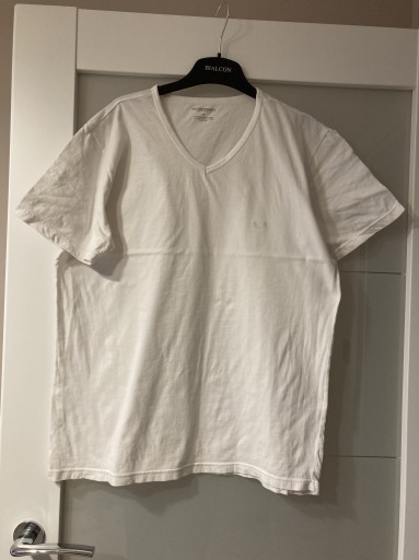 Zdjęcie oferty: Męska biała koszulka w serek Emprio Armani r. M