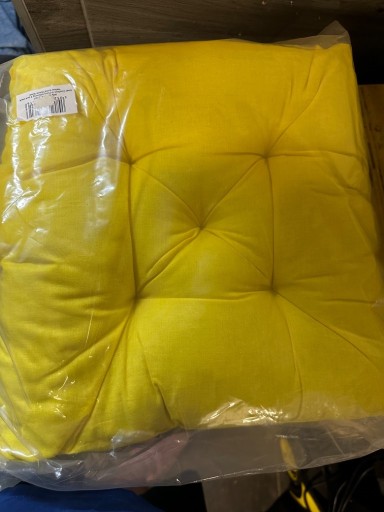 Zdjęcie oferty: Poduszki na kanape 4 sztuki w super cenie !