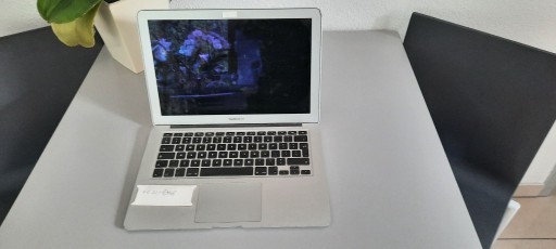 Zdjęcie oferty: MacBook Air (13-calowy, połowa 2011 r.)