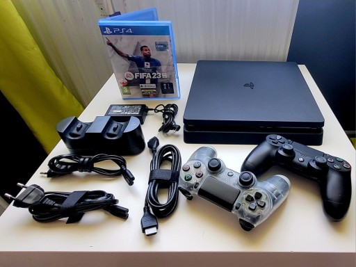 Zdjęcie oferty: PlayStation 4 Slim 500GB 2 pady ładowarka FIFA23