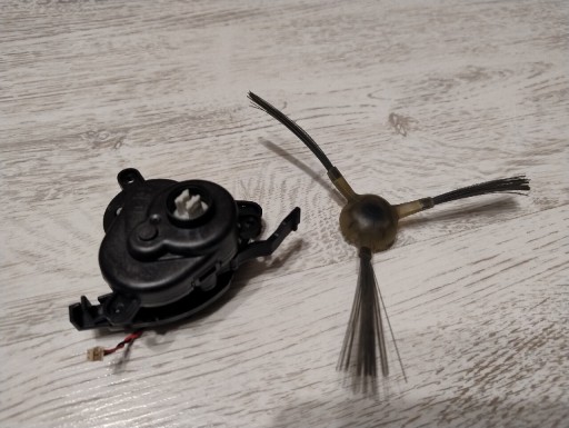 Zdjęcie oferty: Moduł szczotki bocznej Prawej ,R' ze szczotką Irobot Roomba Combo 