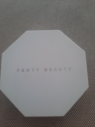 Zdjęcie oferty: Fenty Beauty rozswietlacz dwukolorowy