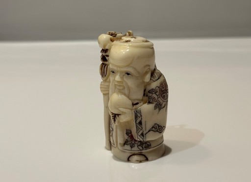 Zdjęcie oferty: Netsuke - Mędrzec ze smokiem - Japonia XX w. 