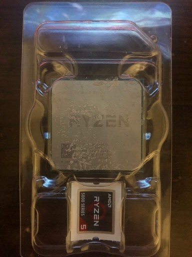 Zdjęcie oferty: Procesor AMD 5 2400g with vega graphics