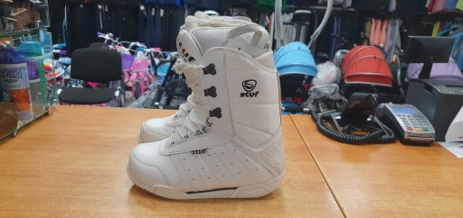 Zdjęcie oferty: Buty snowboardowe STUFF ( rozmiar 38/39 ) 