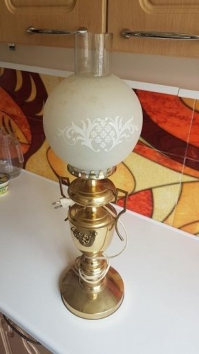 Zdjęcie oferty: Lampa wyglądająca jak naftowa