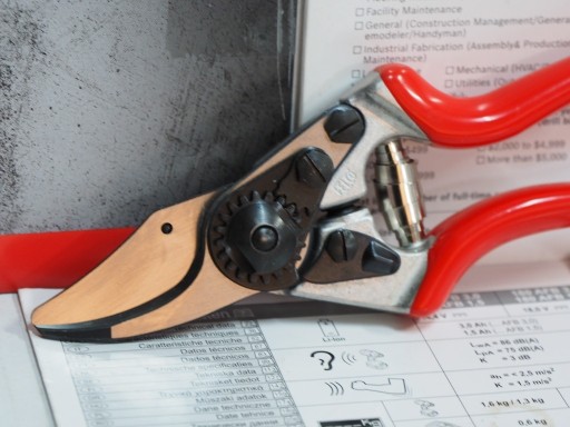 Zdjęcie oferty: FELCO 6 sekator stal kuta Swiss maly dla kobiet 