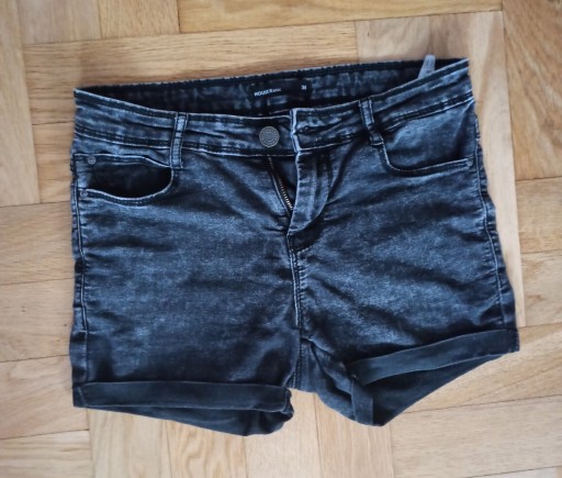 Zdjęcie oferty: Krótkie jeansowe spodenki HOUSE rozmiar 38