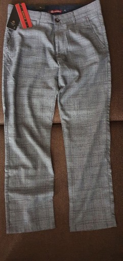 Zdjęcie oferty: Spodnie wizytowe szare w kratę