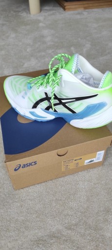 Zdjęcie oferty: Buty do siatkówki Asics Metarise rozm. 46