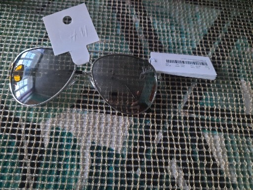 Zdjęcie oferty: Okulary przeciwsloneczne lekko lustrzane H&M