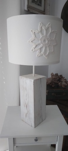 Zdjęcie oferty: Lampa drewniana ręcznie robiona biała