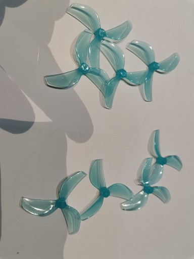 Zdjęcie oferty: Śmigła Gemfan 45mm 3-Blade PC do DRONA FPV otwór montażowy 1.5 mm