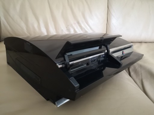 Zdjęcie oferty: PS3 CECHC04/60gb + gratka dla kolekcjonera