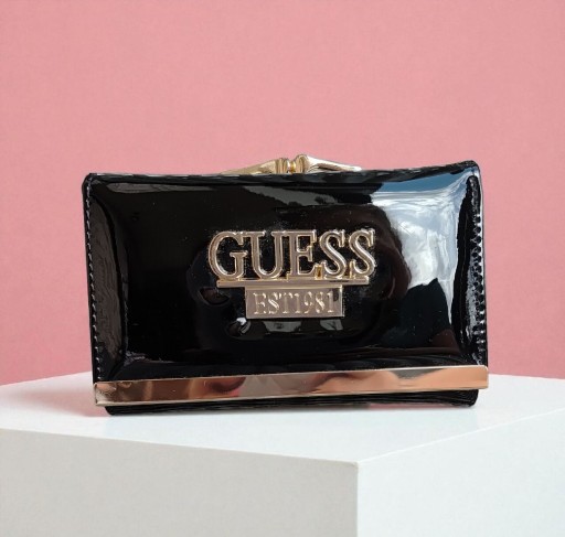 Zdjęcie oferty: Czarny portfel guess 9x14 cm