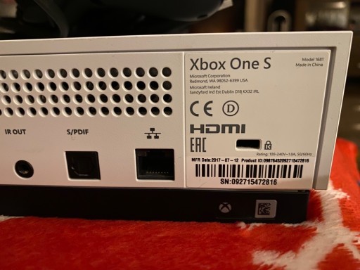 Zdjęcie oferty: Sprzedam konsole Xbox one S
