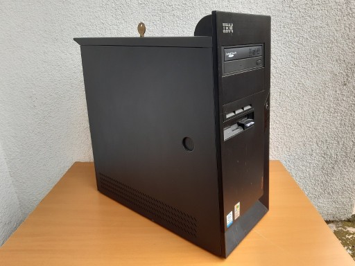 Zdjęcie oferty: Obudowa komputera IBM z zasilaczem