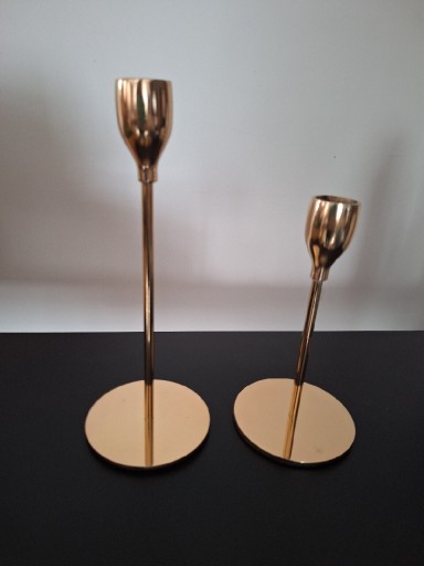 Zdjęcie oferty: Dwa świeczniki złote metalowe 