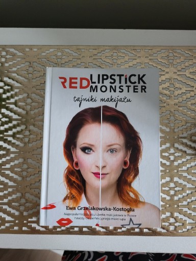 Zdjęcie oferty: Tajniki makijażu red lipstik monster