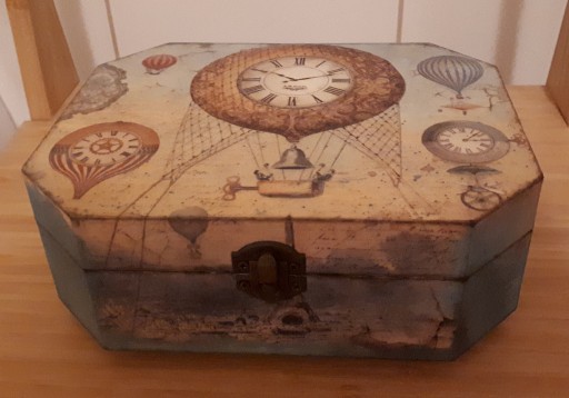 Zdjęcie oferty: Ręcznie zdobiona (decoupage) szkatułka z balonami