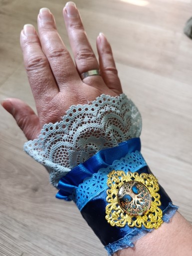 Zdjęcie oferty: Bransoletka-mankiet z koronką w stylu bocho