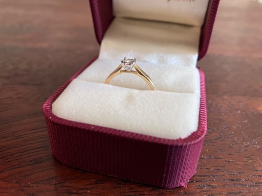 Zdjęcie oferty: Złoty pierścionek zaręczynowy Briju brylant 0.1ct
